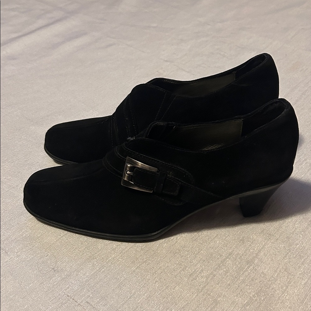 C La Canadiene Black Suede Loafers With Buckle View 2